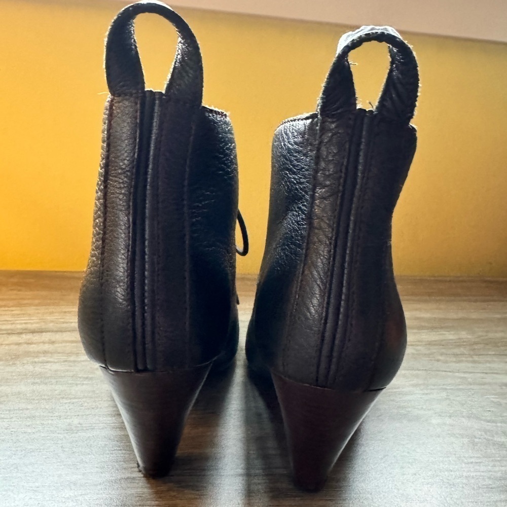 Florsheim Black Pebble Leather Lace Up 3.5” Heeled Booties. Size 38 - Picture 4 of 11